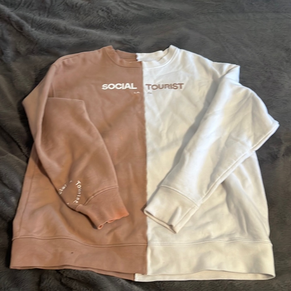 Hollister Social tourist Split Color Sweatshirt in good condition size medium